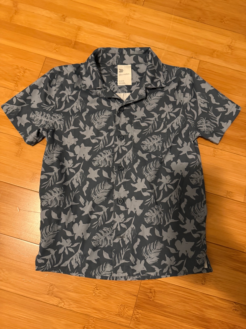 all in motion Slate Blue and Light Gray Tropical Print Short Sleeve Shirt